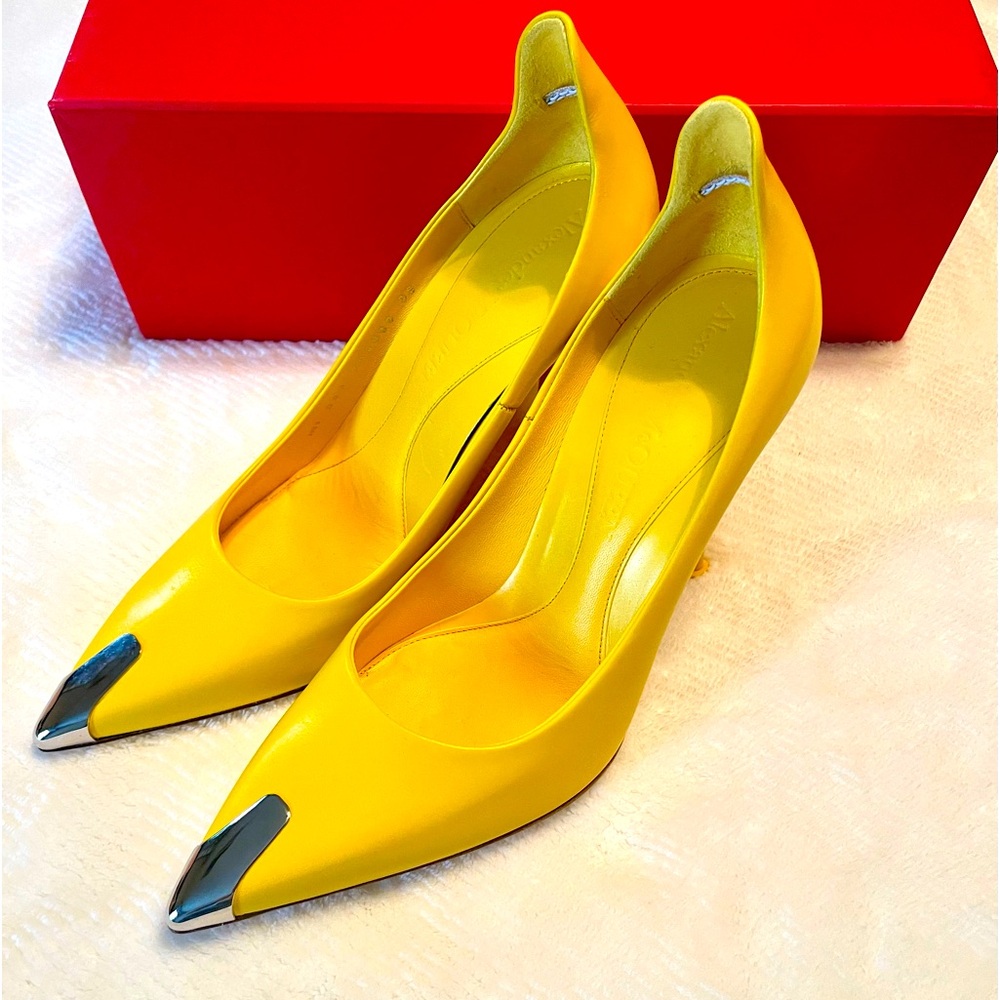 Alexander McQueen pumps